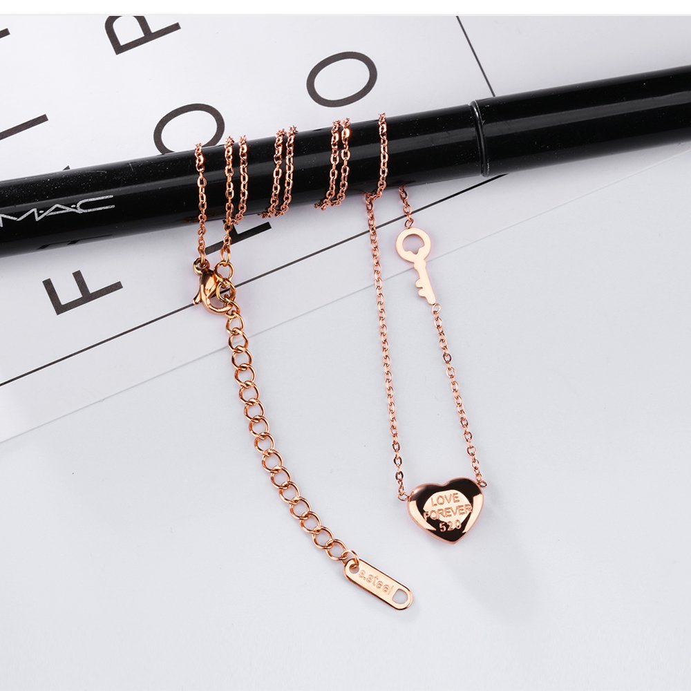LOVE FOREVERハートネックレス｜ローズゴールドの鍵付きペンダント