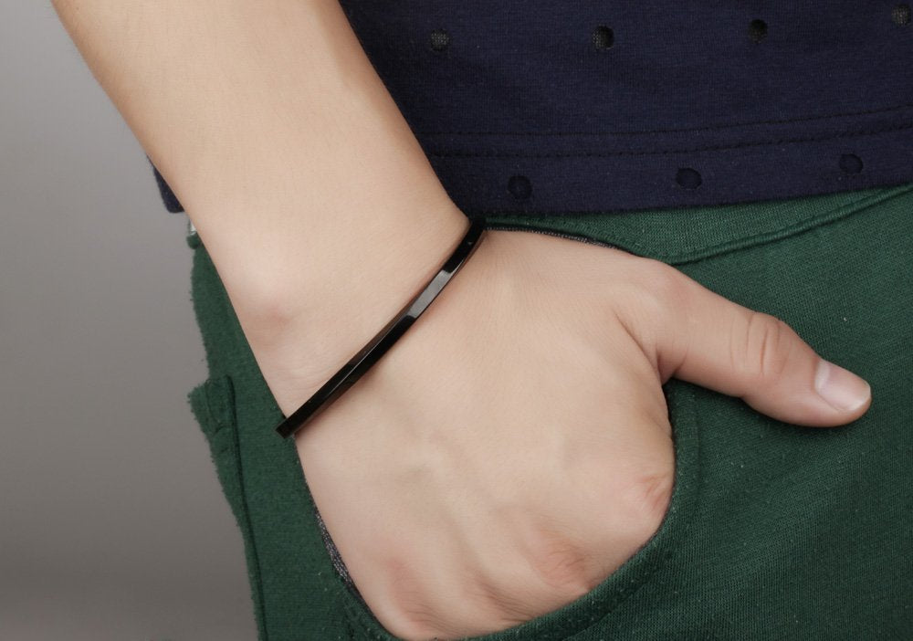 Rockyu ペアバングル｜シンプル＆ツイストデザイン チタン＆ステンレス製ブレスレット