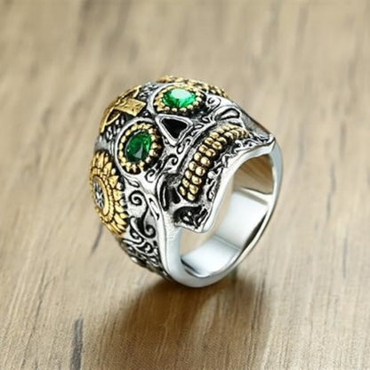 Rockyu 髑髏スカルリング メンズ｜ゴールドクロス×グリーンストーンのパンク指輪