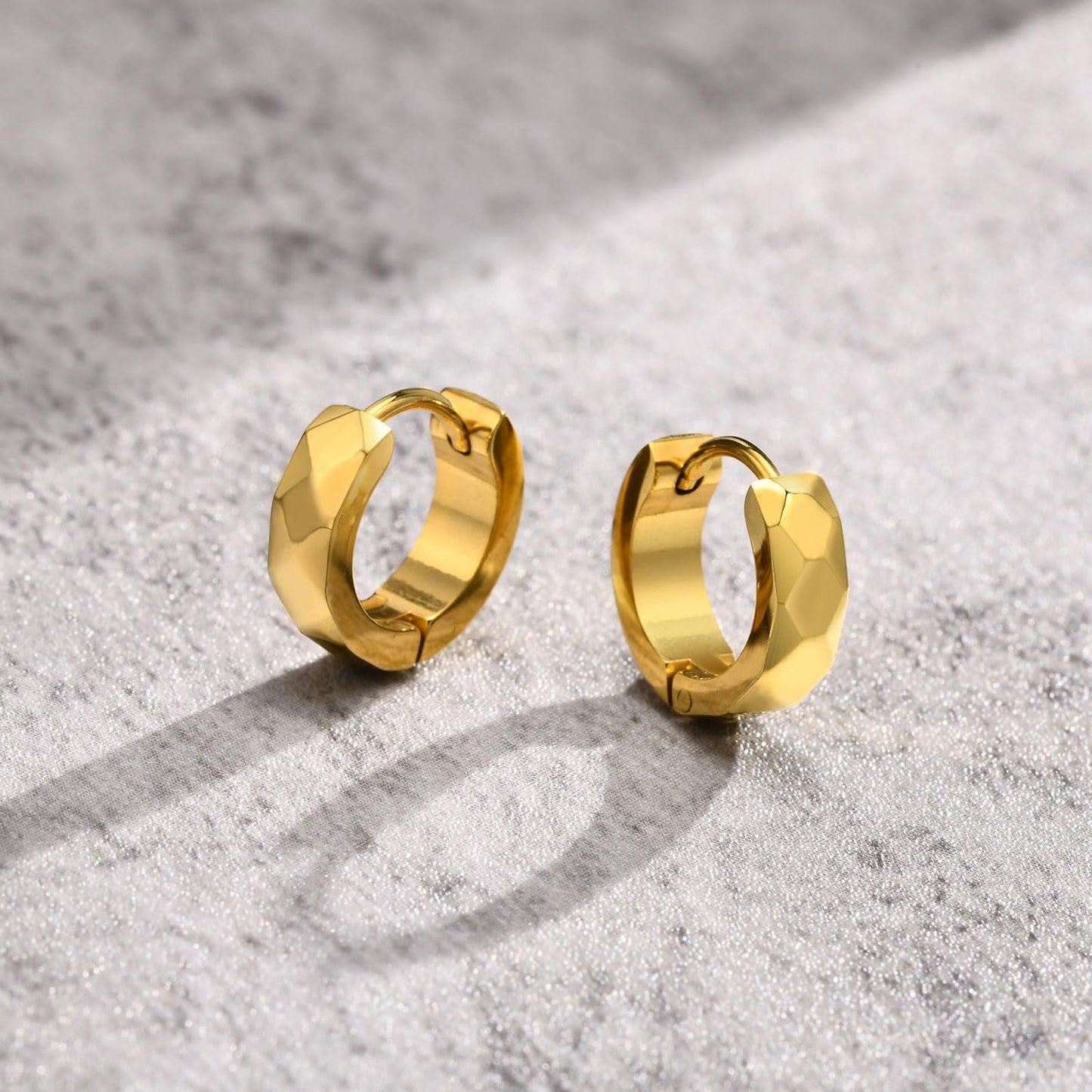 Rockyu ピアス メンズ 多面カット リングピアス ゴールド・ブラック・シルバー ステンレス製 金属アレルギー対応