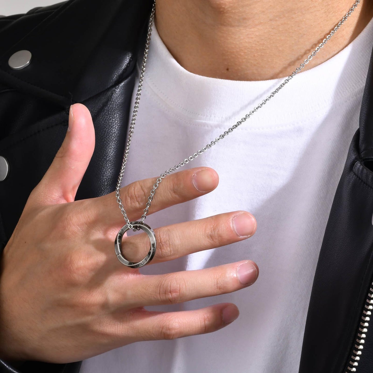 Rockyu メンズ リングネックレス｜ヴァイキング風メビウスデザイン｜ステンレス製 チェーン60cm 金属アレルギー対応 4色展開