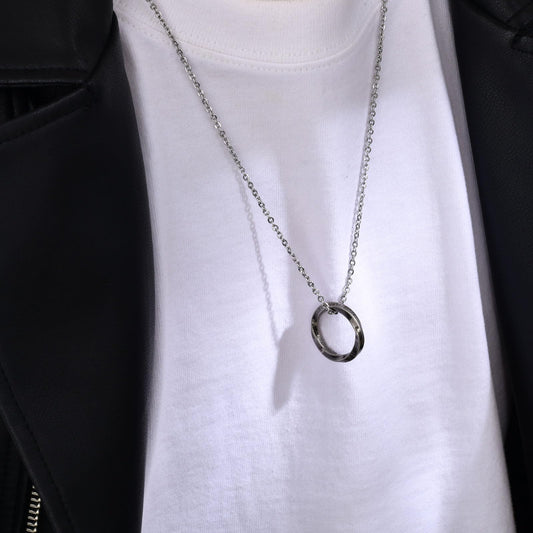 Rockyu メンズ リングネックレス｜ヴァイキング風メビウスデザイン｜ステンレス製 チェーン60cm 金属アレルギー対応 4色展開