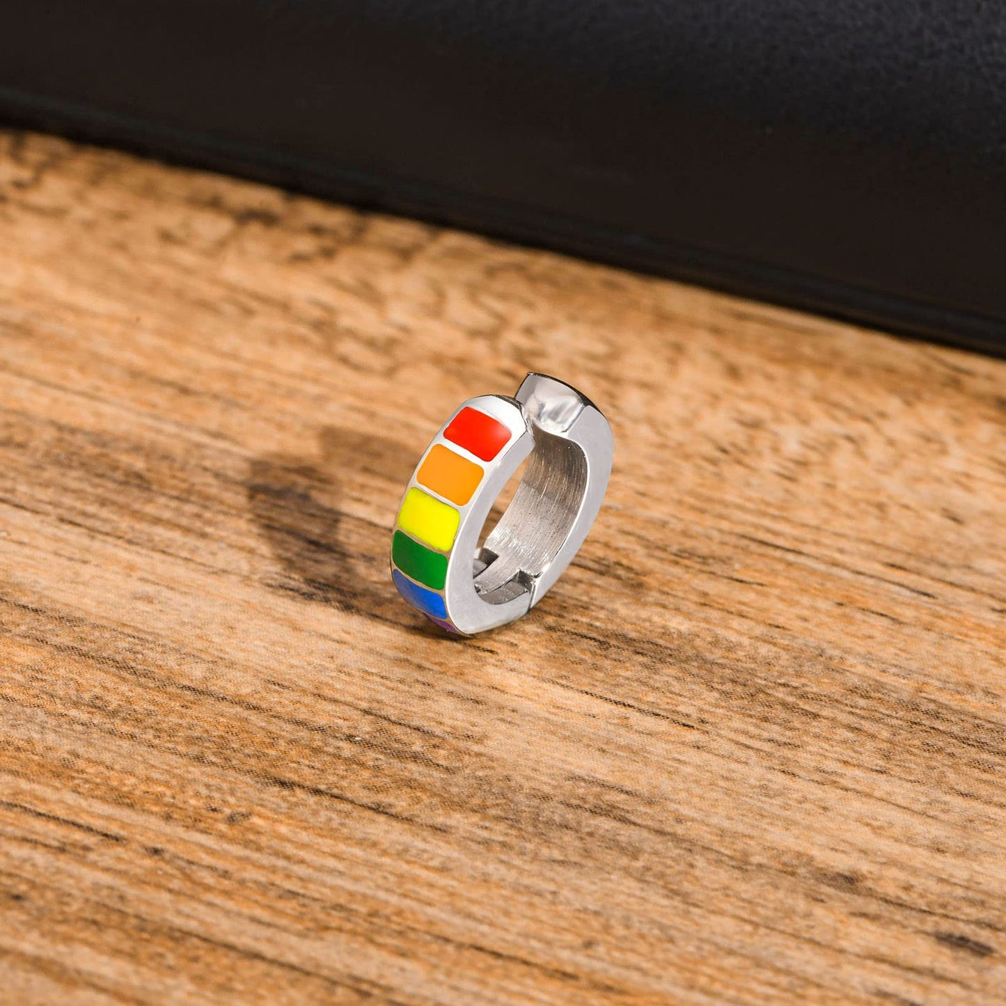 Rockyu ピアス メンズ レインボーフープ ステンレス製 エナメルカラー 虹イヤリング 金属アレルギー対応