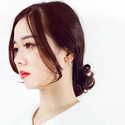 Rockyu レディースピアス ピンクゴールド 蝶モチーフ 艶消し ダブルデザイン スタッド 軽量 アレルギー対応