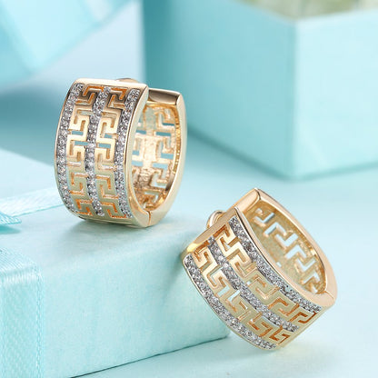 Rockyu ピアス レディース ゴールド ジルコニア 透かし 万里の長城デザイン アンティーク調