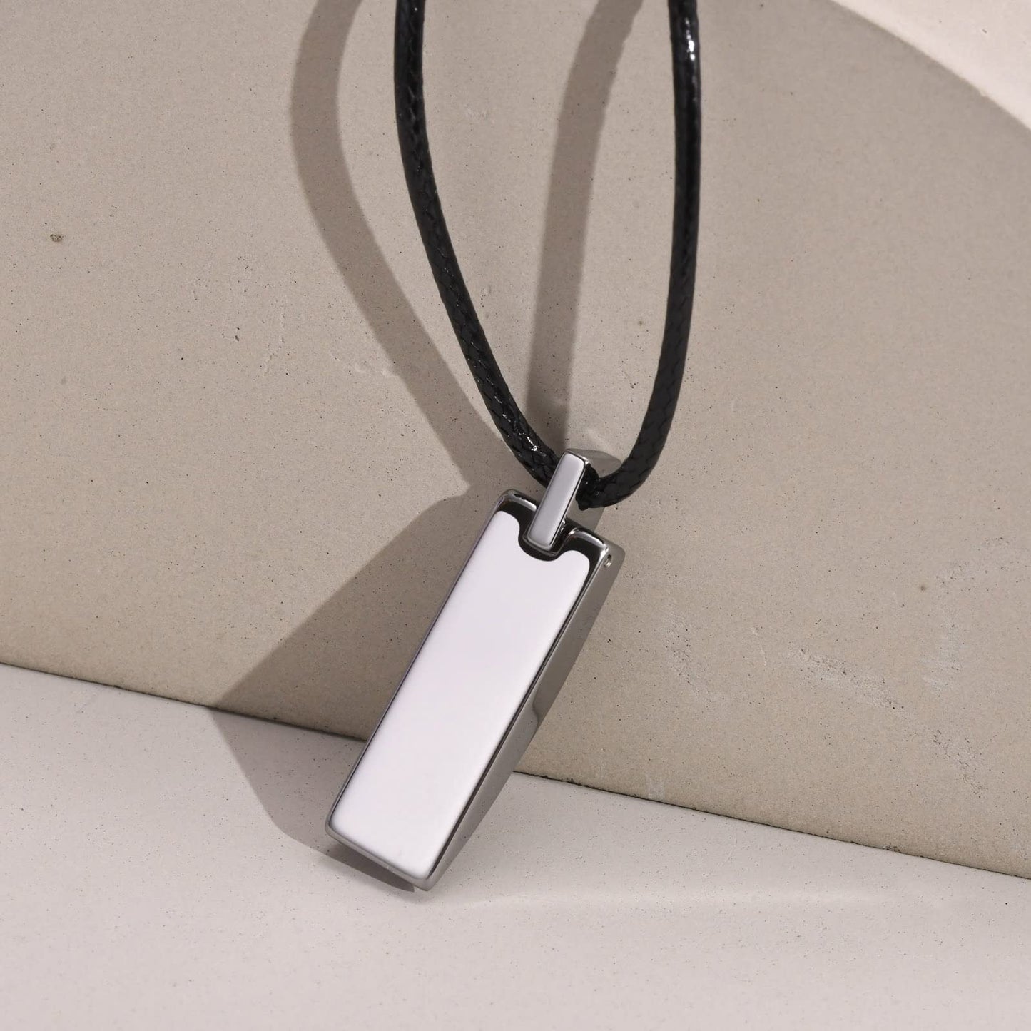 Rockyu タングステン 長方形ペンダント ネックレス メンズ