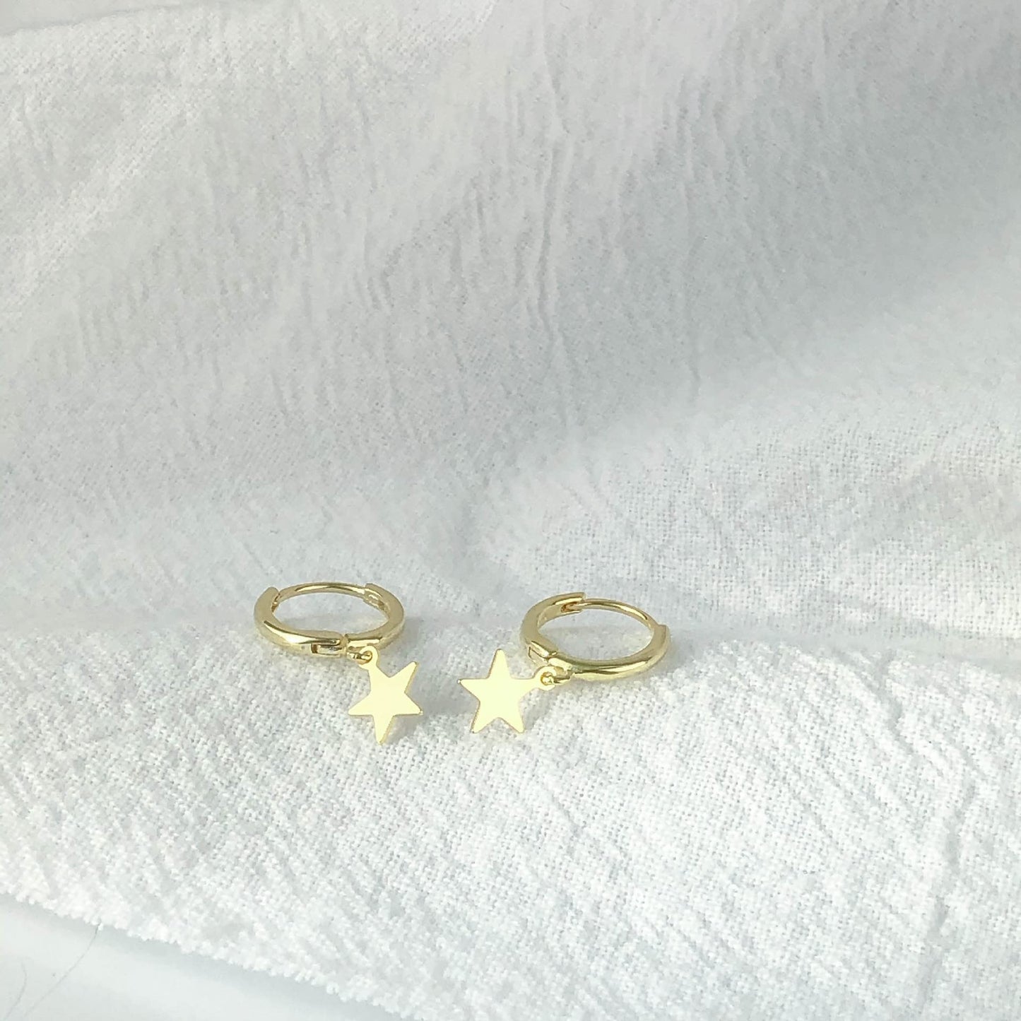 Rockyu 星モチーフ フープピアス レディース メンズ兼用 925純銀 ゆれるスターリング
