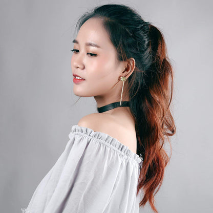 Rockyu ヤシの木モチーフ チェーンピアス｜ジルコニア×グリーンストーン｜夏コーデに映えるロングデザイン