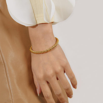 バングル レディース ゴールド ツイストデザイン ステンレス C型