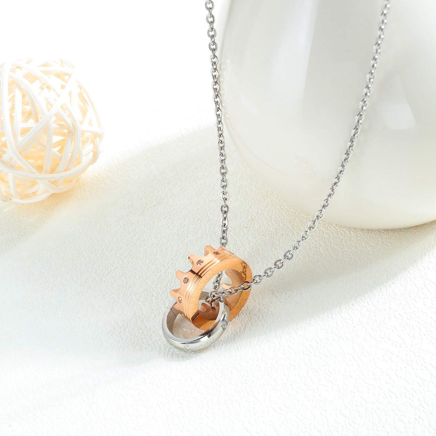 Rockyu ペアネックレス カップル用 王冠×2連リングデザイン ジルコニア付き