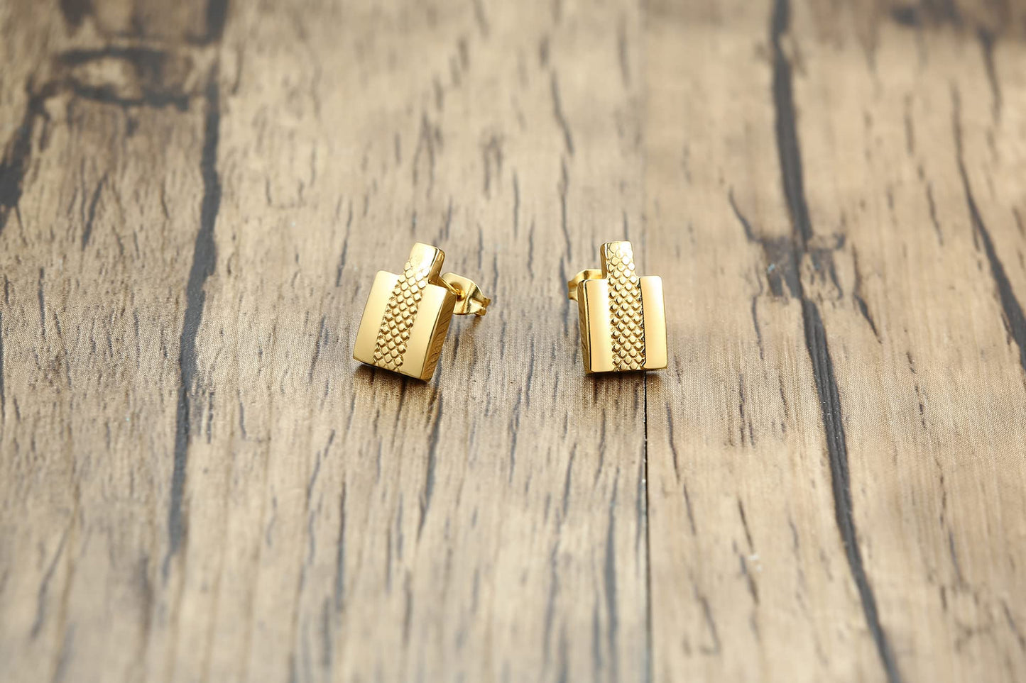 Rockyu ピアス メンズ チタン製 四角形 揺れるデザイン 黒＆ゴールド シルバー 磁気ゲルマニウム加工