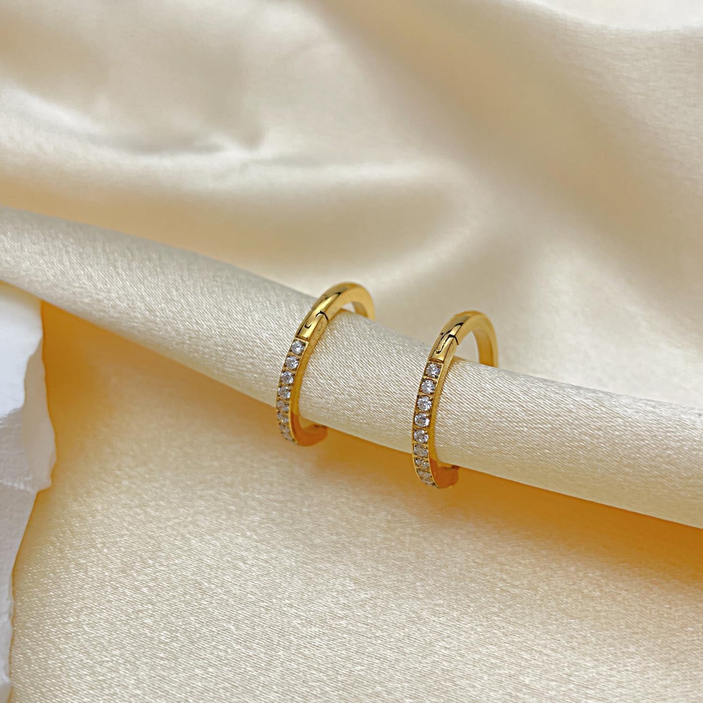 ピアス レディース ゴールド シルバー フープピアス ジルコニア 16mm 20mm 2サイズ展開 ステンレス製 金属アレルギー対応 両耳用 小さめ 軽量 フープジュエリー 誕生日 記念日 プレゼント