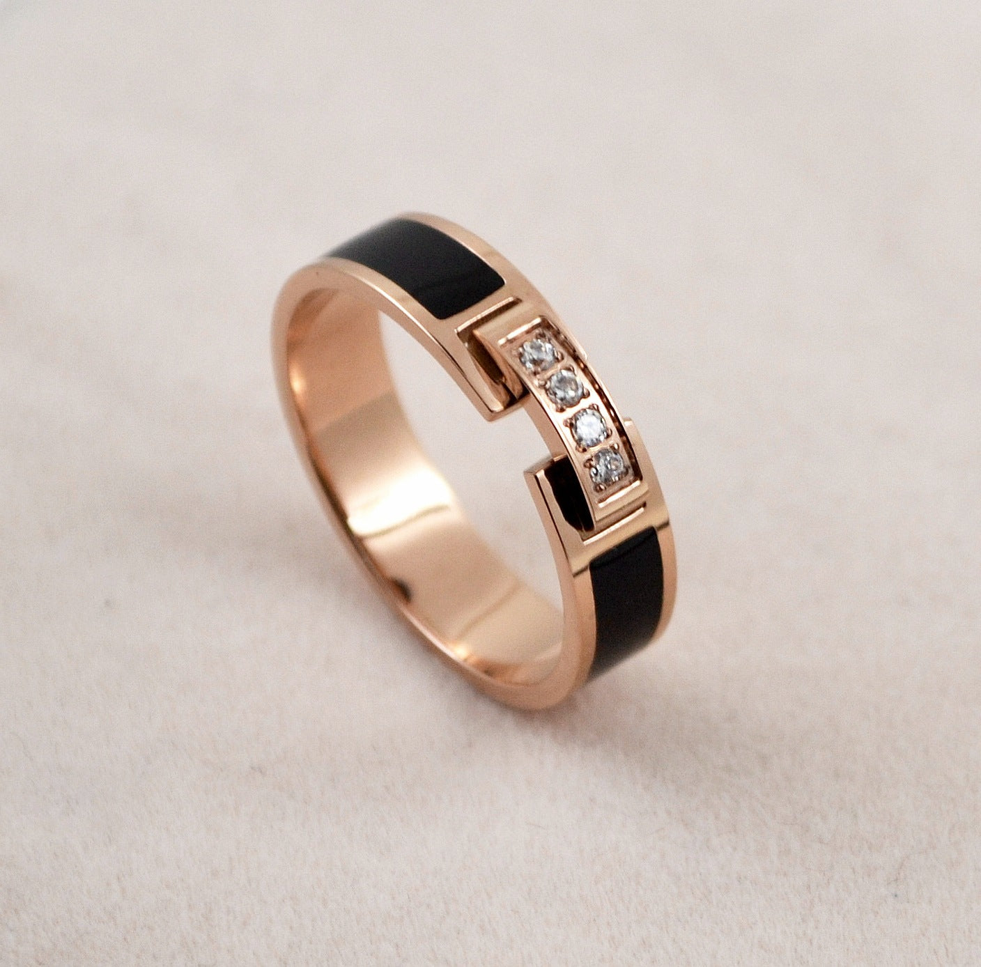 Rockyu ステンレスリング レディース ピンクゴールド ジルコニア×ブラック 5mm幅 指輪