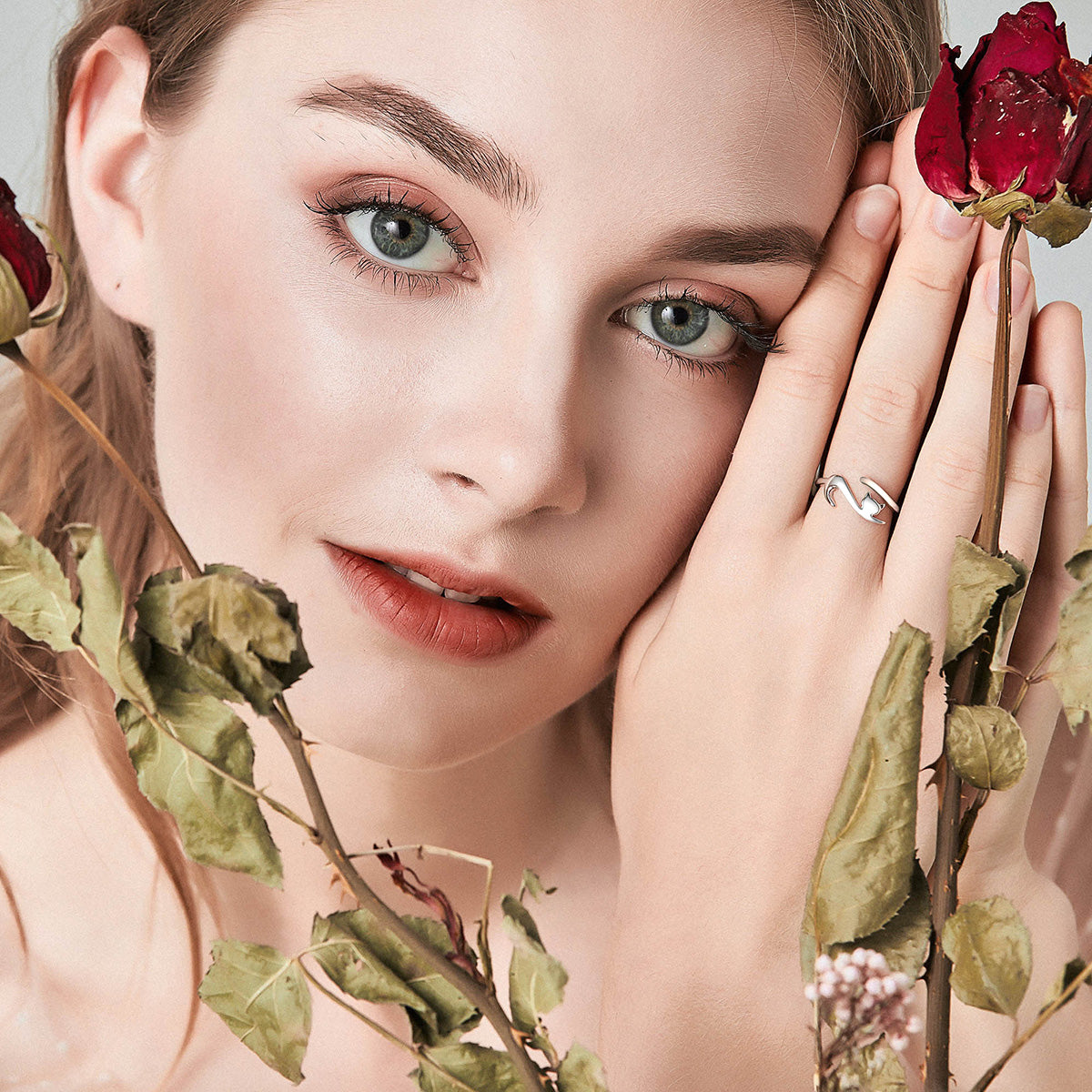 Rockyu 猫リング レディース シルバー925 フリーサイズ シンプル 可愛い ネコモチーフ 金属アレルギー対応