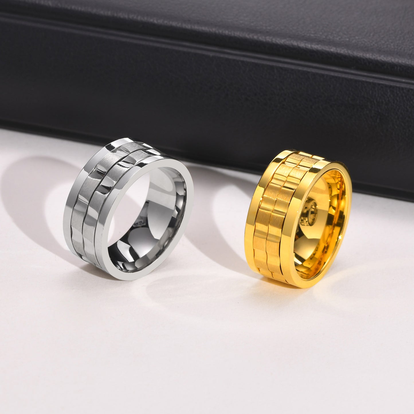 Rockyu ステンレススチールスピンリング 9mm幅 メンズ チタン風ギアデザイン