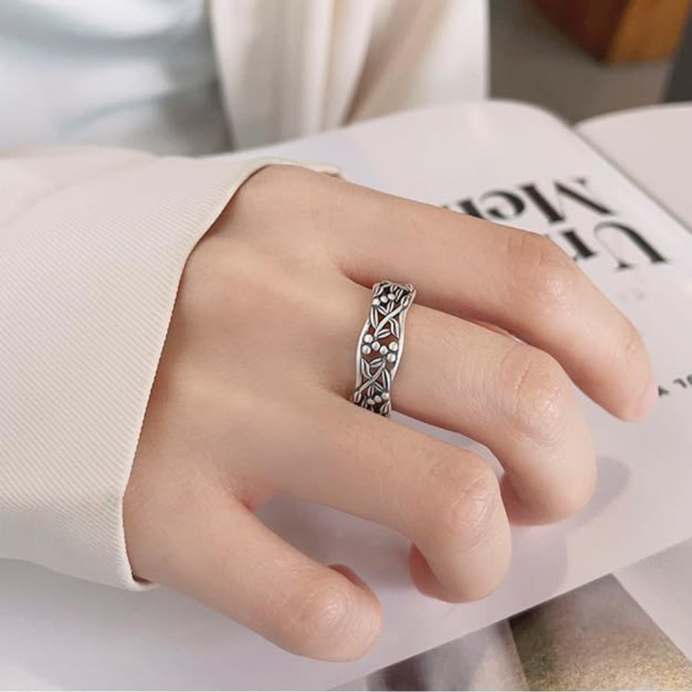 Rockyu 指輪 レディース 太め シルバー925 藤蔓モチーフ リング フリーサイズ 金属アレルギー対応 透かし彫り 植物デザイン