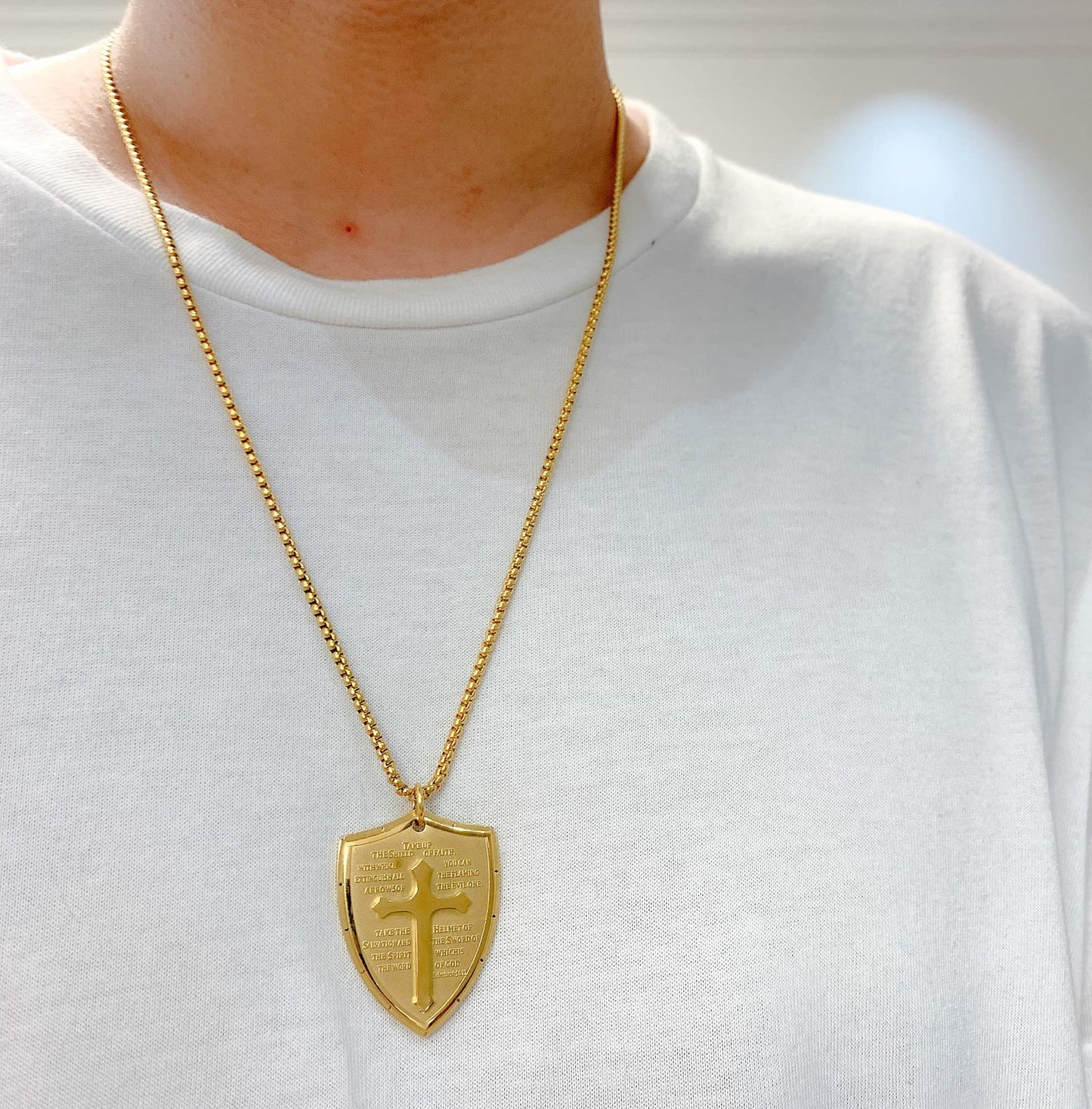 Rockyu 十字架 ネックレス メンズ ステンレス 盾ペンダント 経文刻印 クロス 厄除け お守り 開運 ギフト