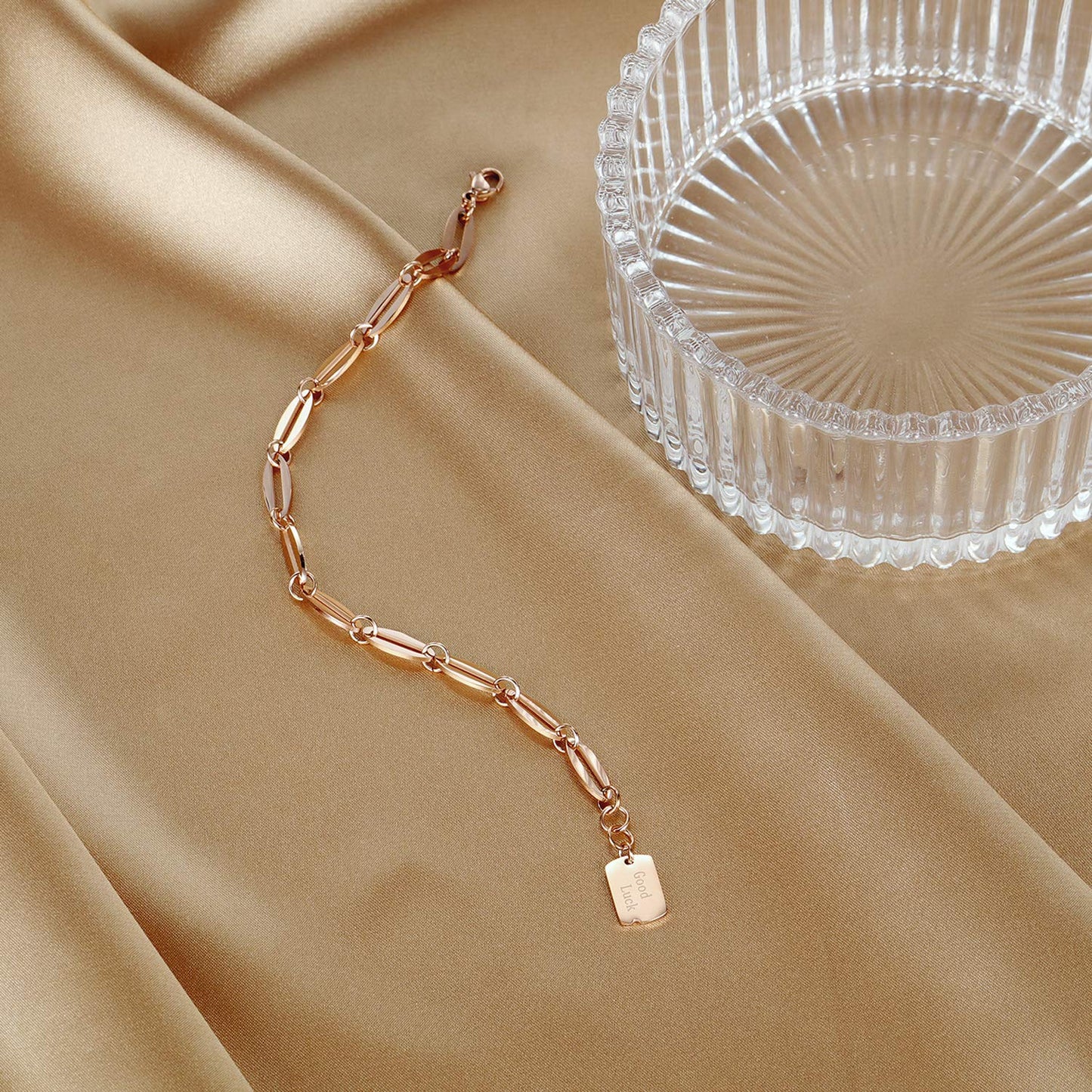 Rockyu ブレスレット レディース ピンクゴールド チタン製 幸運チャーム付き