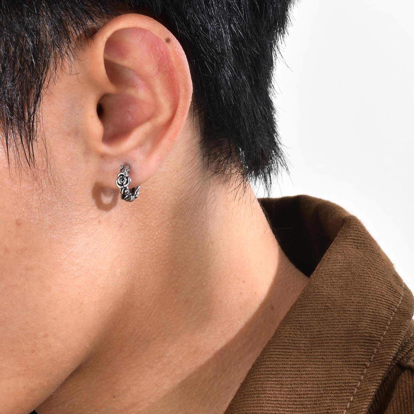 Rockyu メンズ ピアス 薔薇モチーフ フラワーフープ シルバー ステンレス製 金属アレルギー対応