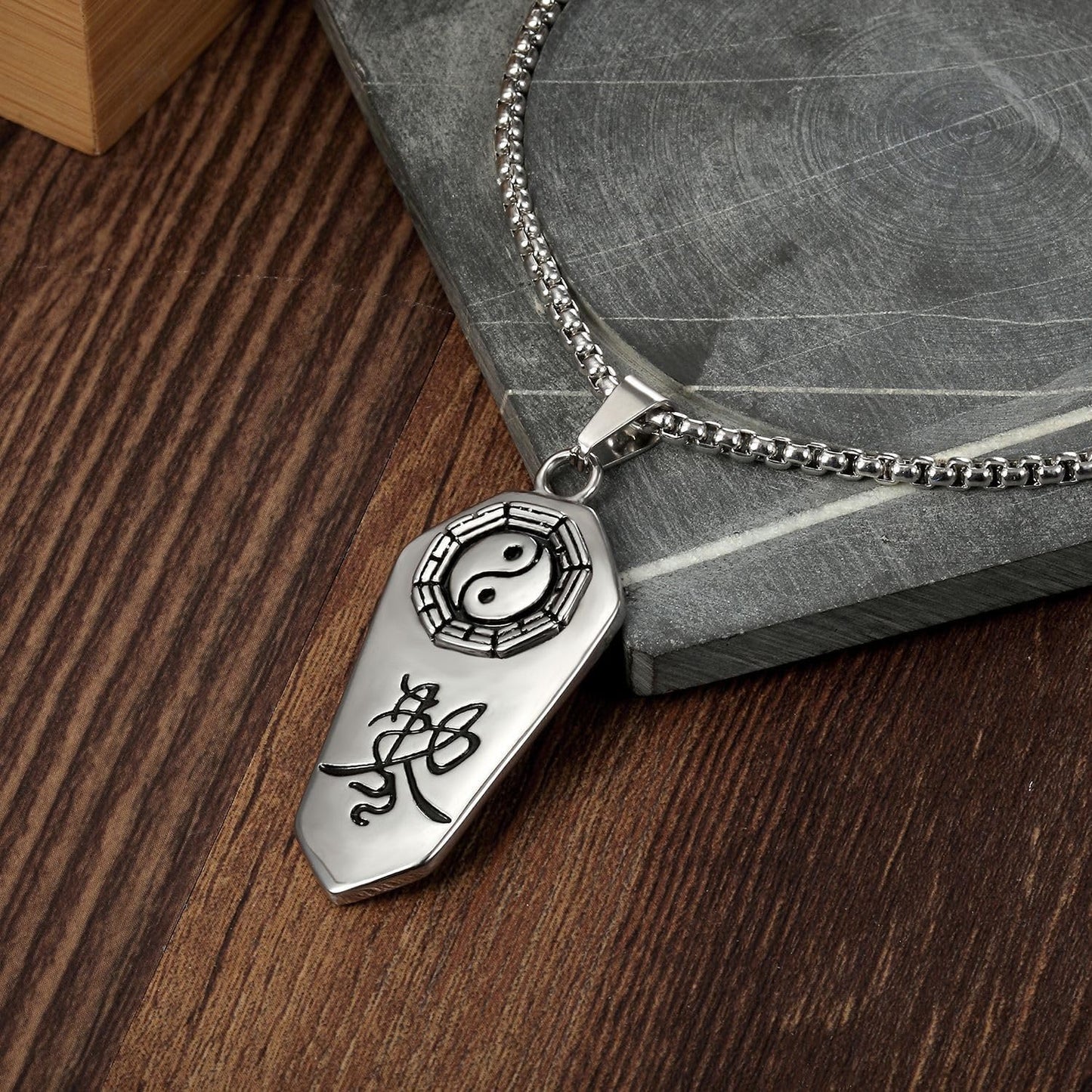 Rockyu ネックレス メンズ チタン 八卦メダル ペンダント 18K ゴールド刻印風 ニューヨークスタイル