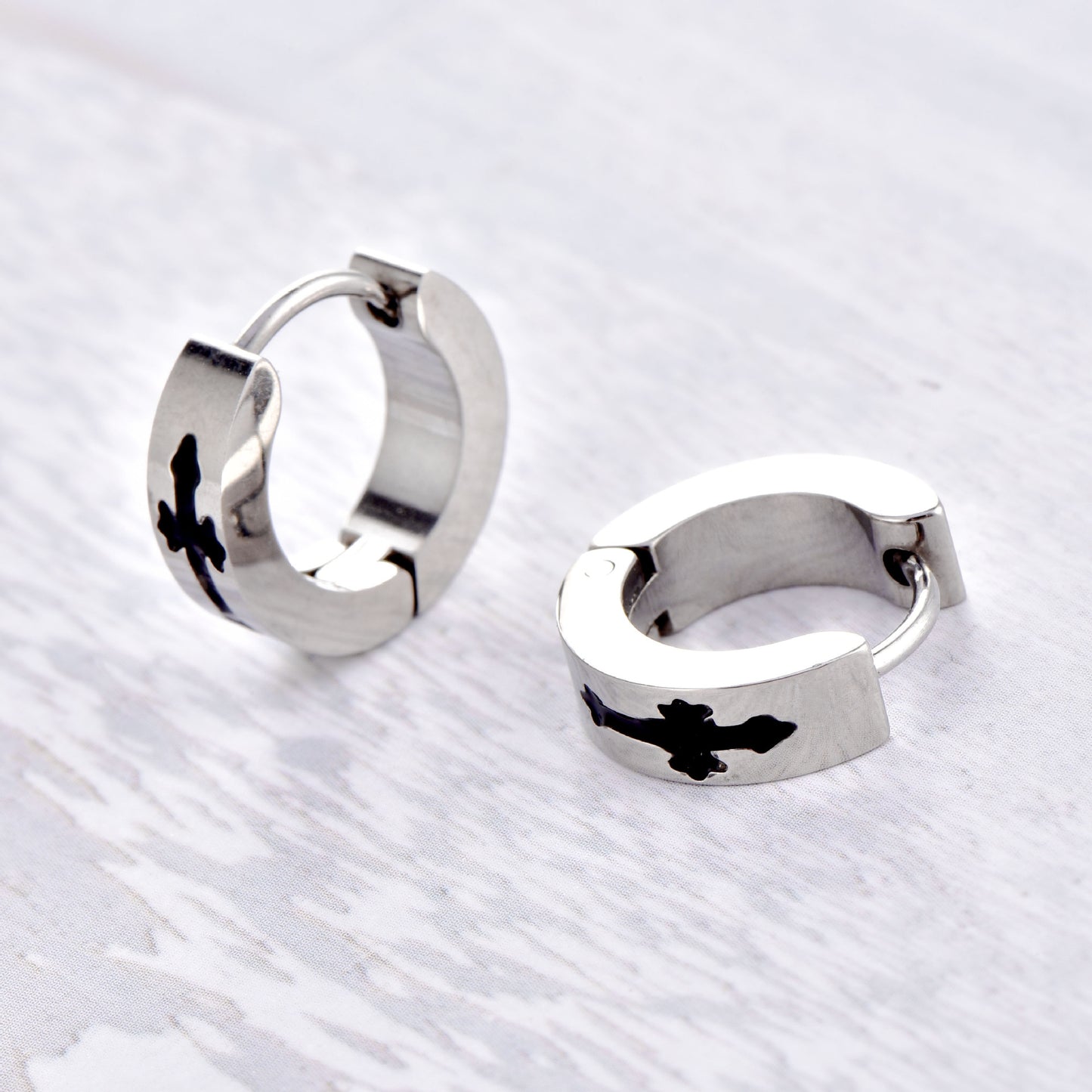 Rockyu ピアス メンズ フープ ステンレス シルバー クロスデザイン アレルギー対応 フェイクピアス 男女兼用