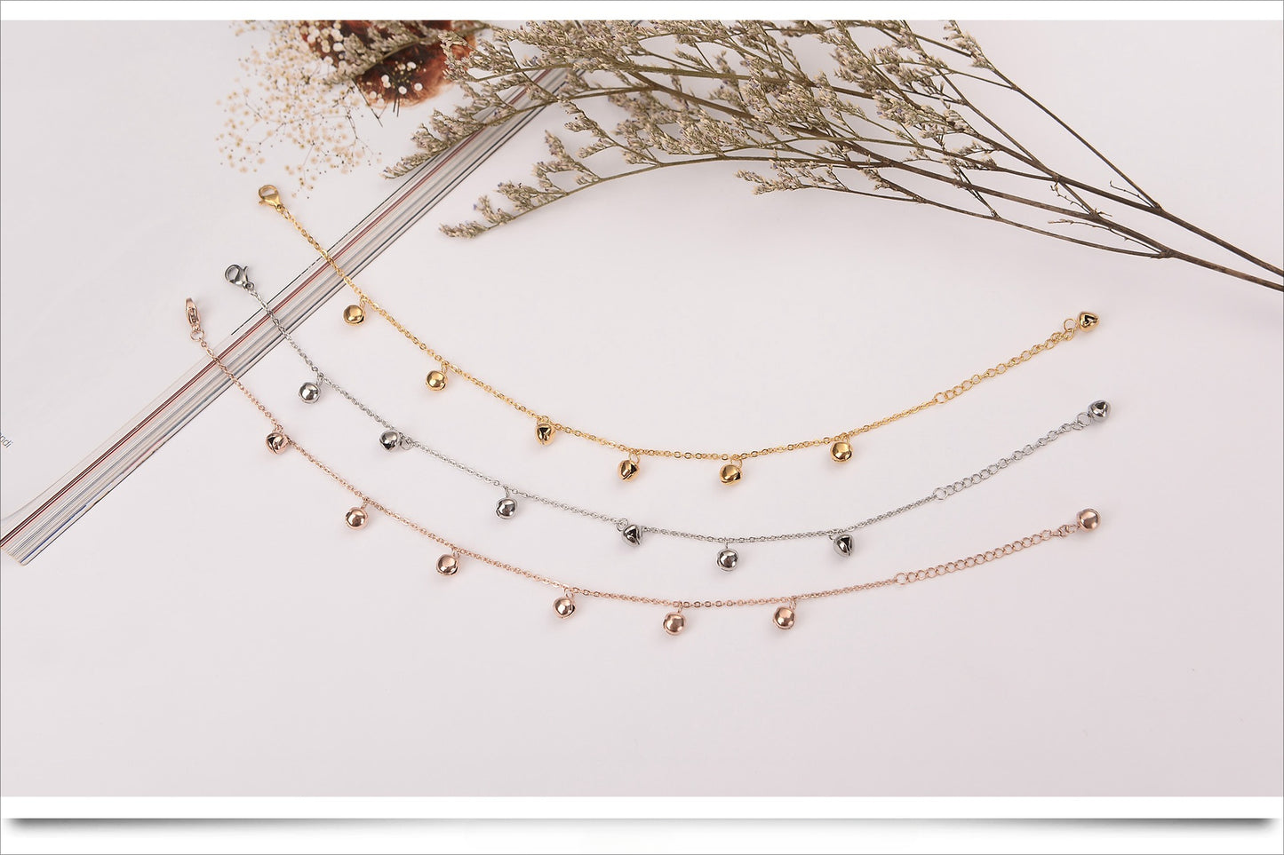 Rockyu アンクレット レディース チタン製 ピンクゴールド 鈴付きチェーン 金属アレルギー対応