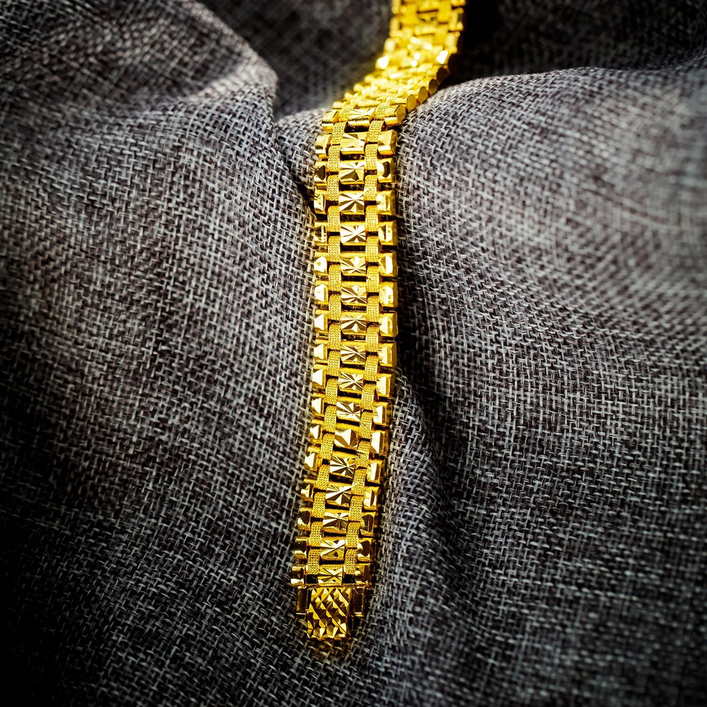 Rockyu 18Kゴールドプレート 幅広メンズブレスレット ステンレス風 豪華デザイン