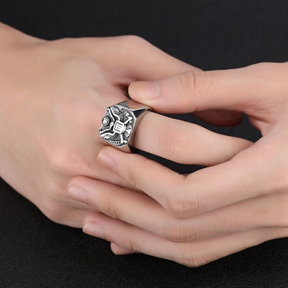 Rockyu メンズリング ステンレス製 タカモチーフ 彫刻 シグネットスタイル