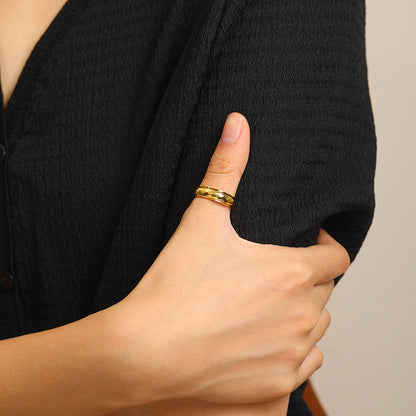 Rockyu ステンレスリング メンズ＆レディース兼用 6mm 幅広 ツイストデザイン