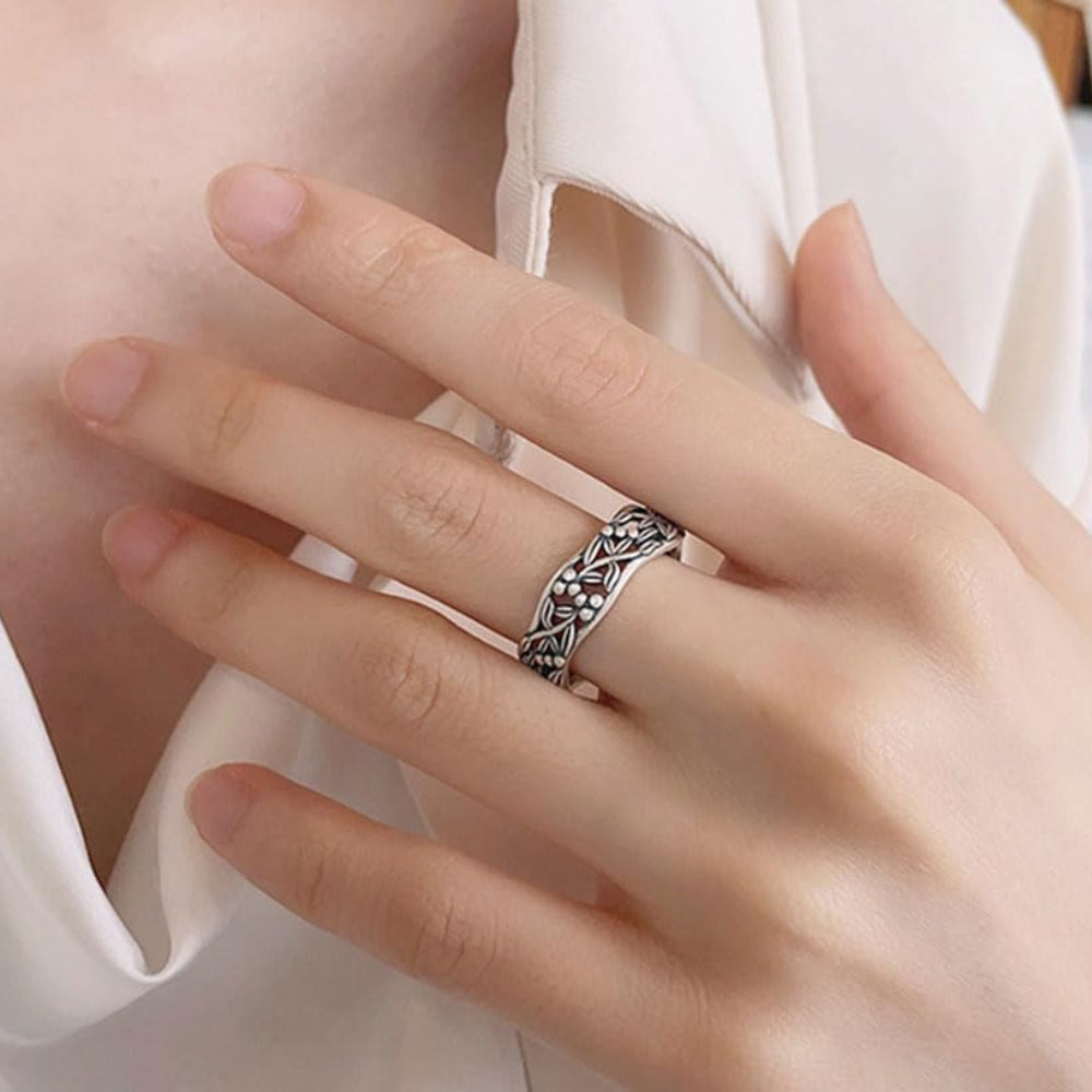 Rockyu 指輪 レディース 太め シルバー925 藤蔓モチーフ リング フリーサイズ 金属アレルギー対応 透かし彫り 植物デザイン