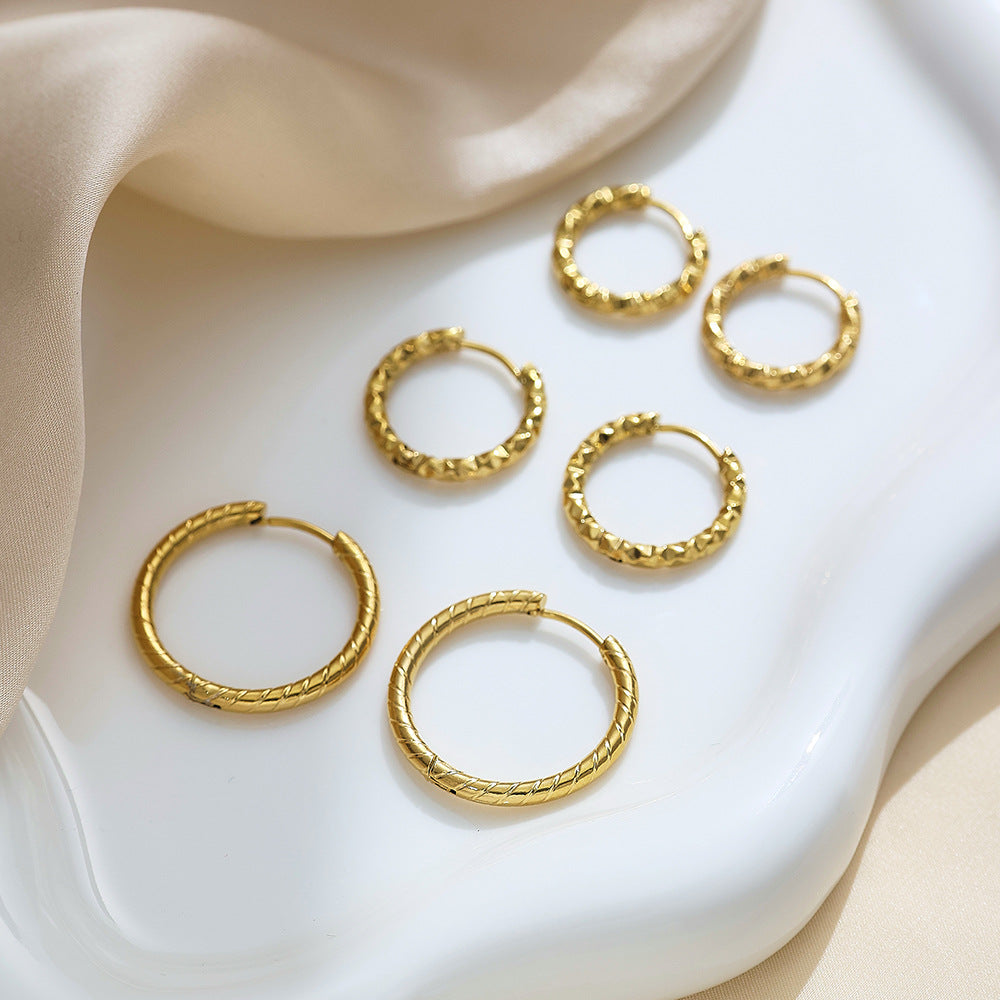 Rockyu レディース ゴールド フープピアス ステンレス鋼 金属アレルギー対応 凹凸デザイン シンプル リングピアス