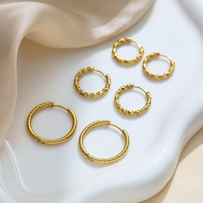 Rockyu レディース ゴールド フープピアス ステンレス鋼 金属アレルギー対応 凹凸デザイン シンプル リングピアス