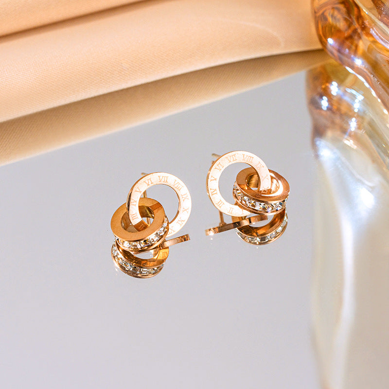 Rockyu ピンクゴールド チタン製ローマ数字ピアス CZダイヤ 両耳セット レディース