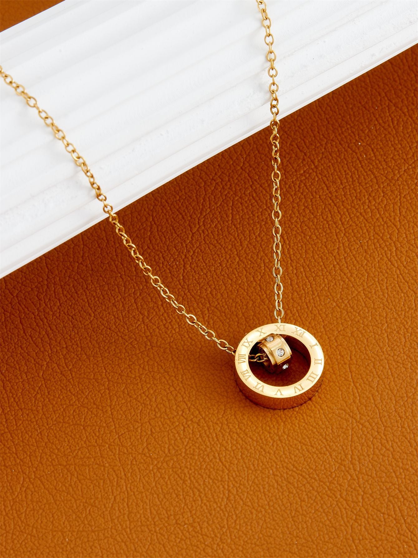 Rockyu ネックレス レディース シンプル ピンクゴールド ジルコニア ローマ数字ネックレス ローマ字刻印 リングペンダント ステンレス あずきチェーン