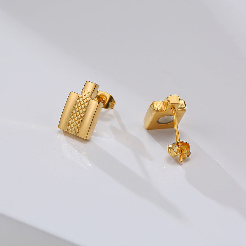 Rockyu メンズピアス チタン製 黒金デザイン 揺れる磁気ピアス 両耳セット