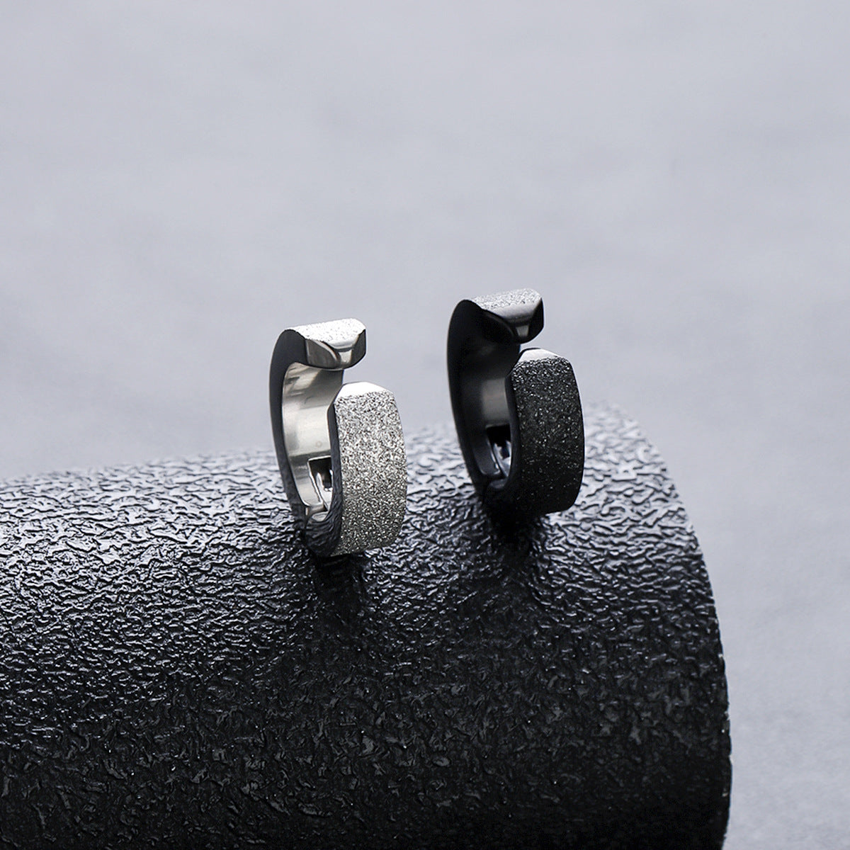 Rockyu ピアス メンズ レディース チタン フープ リング フェイク イヤリング 金属アレルギー対応