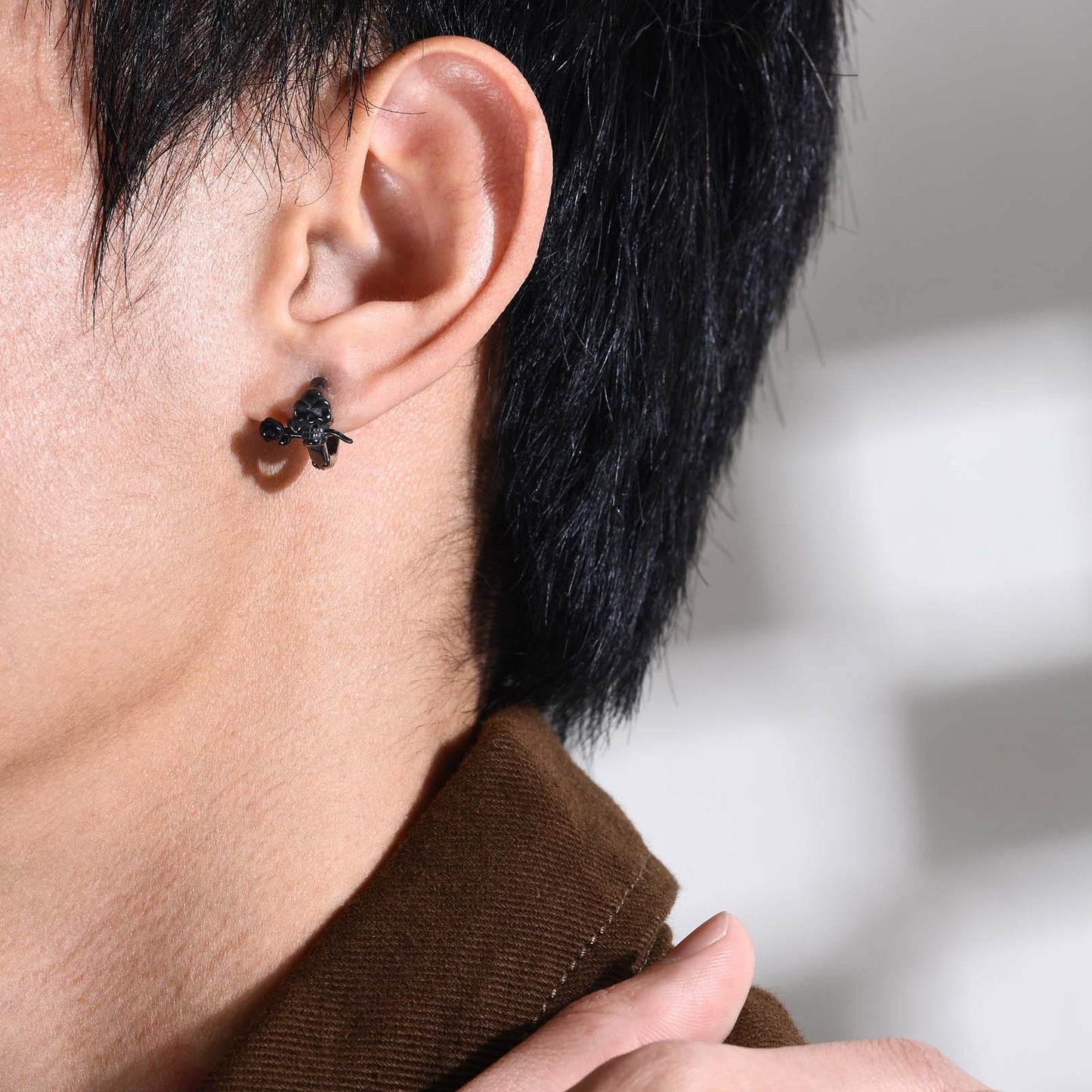 Rockyu 髑髏フープピアス｜ローズをくわえたスカルデザイン ステンレス製 メンズ・レディース