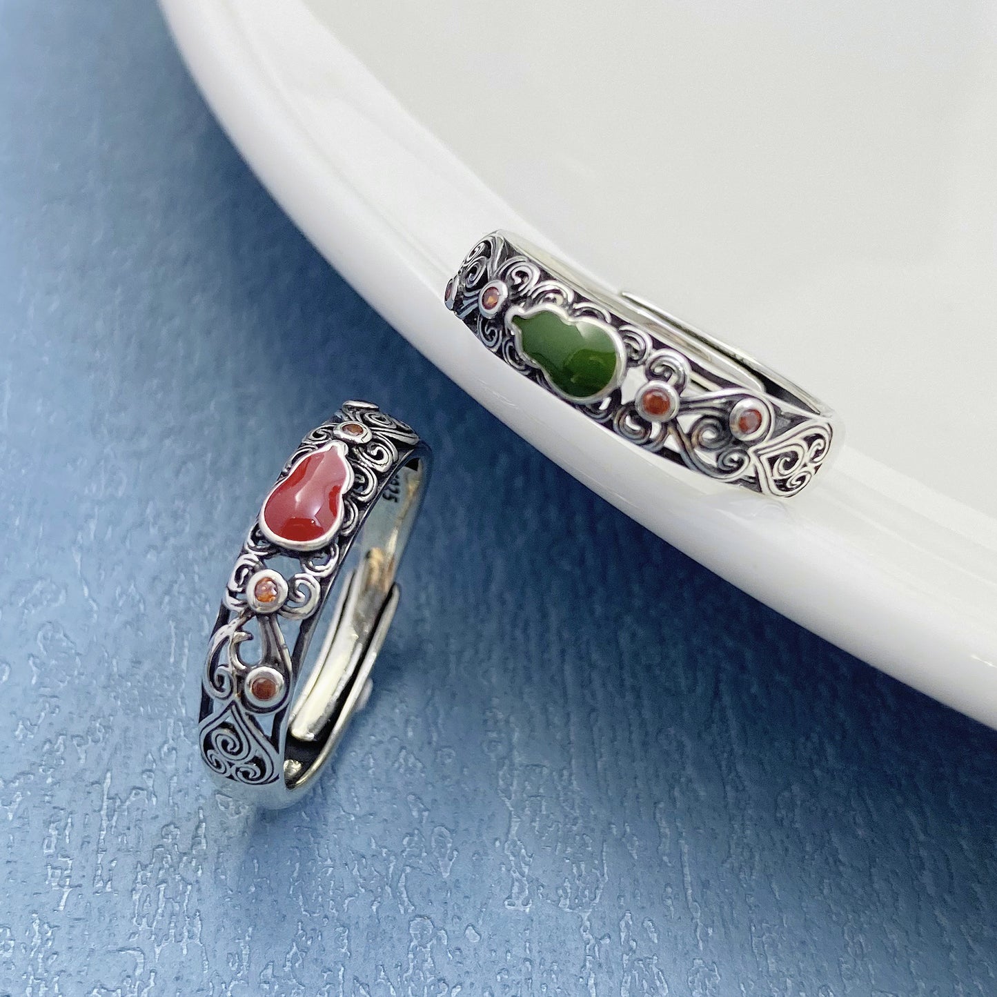 Rockyu ペアリング シルバー925 瓢箪モチーフ 唐草透かし彫りリング 赤/緑 男女兼用 フリーサイズ結婚指輪