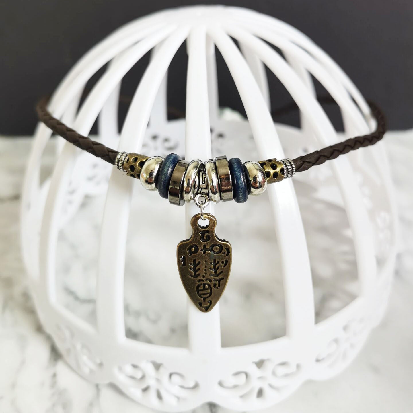 Rockyu ネックレス メンズ レザー 古剣チャーム 民族風 魔除け お守りアクセサリー