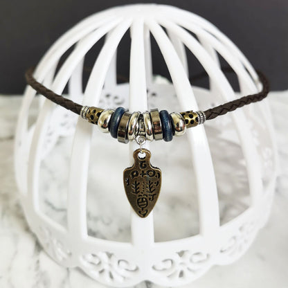 Rockyu ネックレス メンズ レザー 古剣チャーム 民族風 魔除け お守りアクセサリー