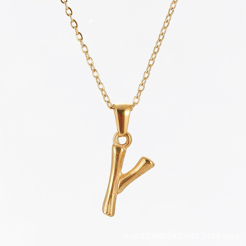 Rockyu ネックレス レディース ゴールド 18金 女性用 アルファベット ペンダント イニシャルネックレス 細い 鎖骨チェーン 恋人 記念 ファッションアクセサリー
