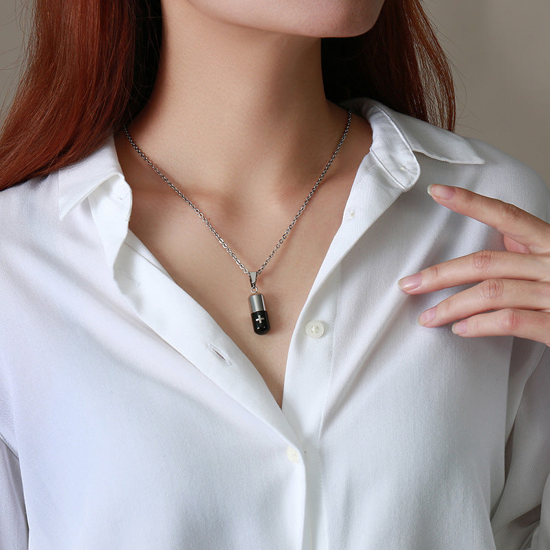 Rockyu カプセル型ネックレス 十字架刻印 ステンレス製 男女兼用 チタンカラーアクセサリー