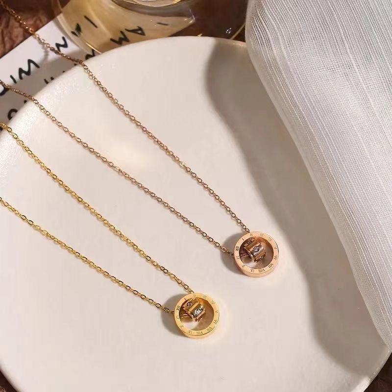 Rockyu ネックレス レディース シンプル ピンクゴールド ジルコニア ローマ数字ネックレス ローマ字刻印 リングペンダント ステンレス あずきチェーン