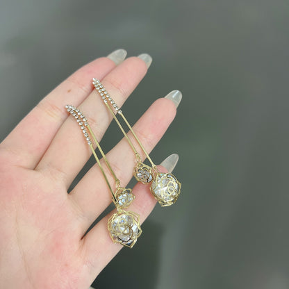 Rockyu ピアス レディース 人気 揺れる ジルコニア シルバー925 花デザイン ロングピアス キラキラ 小顔効果