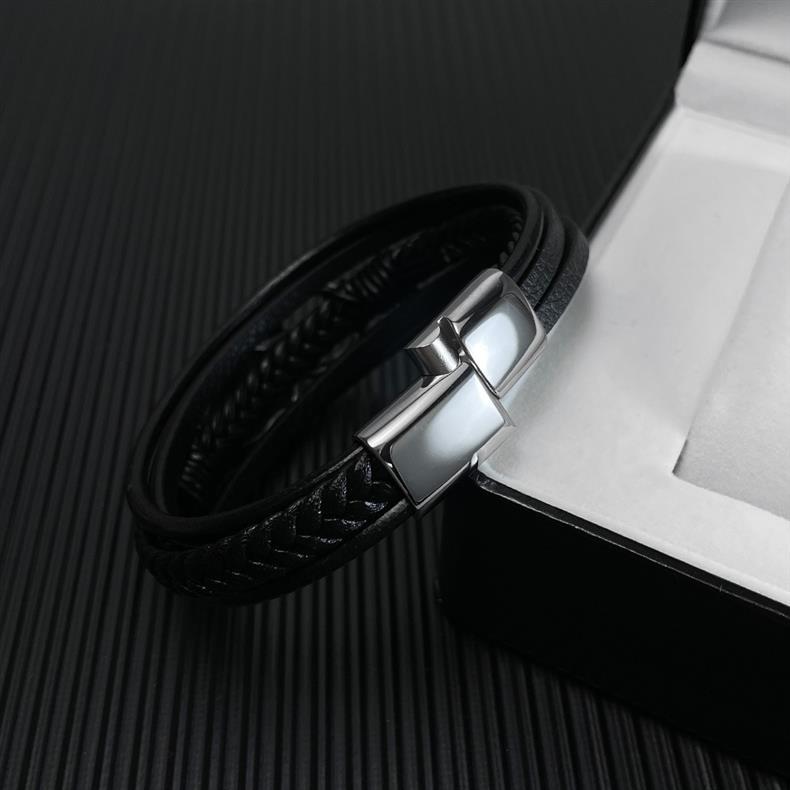 Rockyu メンズ ブレスレット レザー 黒 多重巻き 髑髏 ドクロ 編み込み バングル アクセサリー