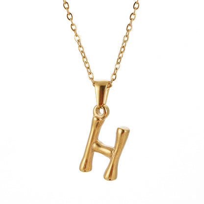 Rockyu ネックレス レディース ゴールド 18金 女性用 アルファベット ペンダント イニシャルネックレス 細い 鎖骨チェーン 恋人 記念 ファッションアクセサリー