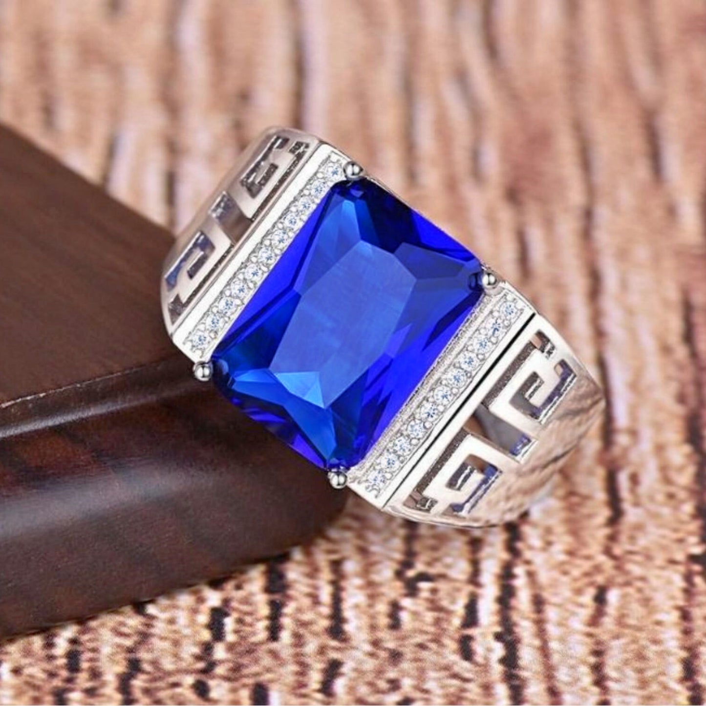 Rockyu 指輪 メンズ 銅製鍍金 大粒ジルコニア 印台リング 幅広 フリーサイズ 金属アレルギー対応 誕生日 記念日 ギフト