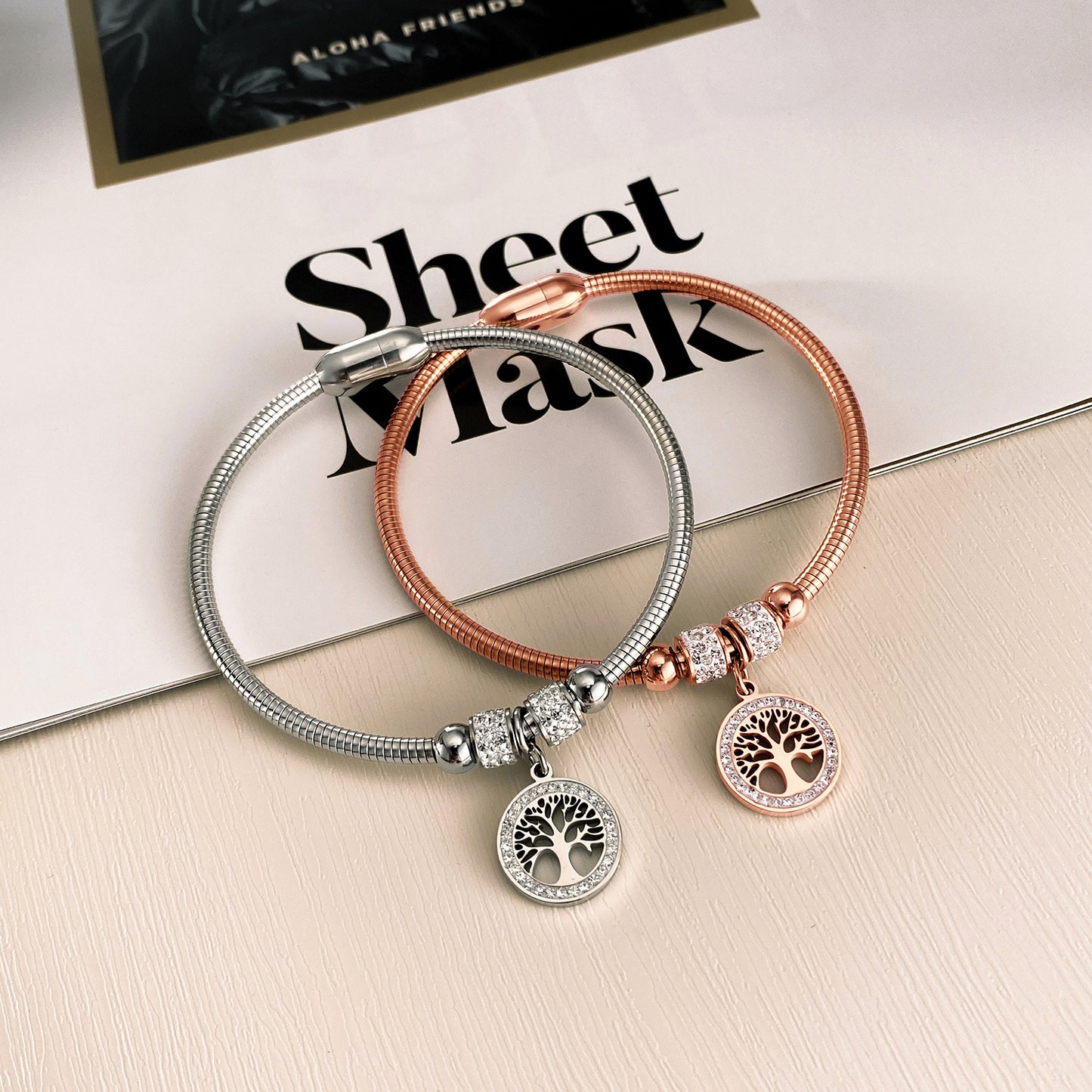 Rockyu ブレスレット レディース 18金メッキ ジルコニア 生命の樹 磁石型バングル 純チタン アレルギー対応