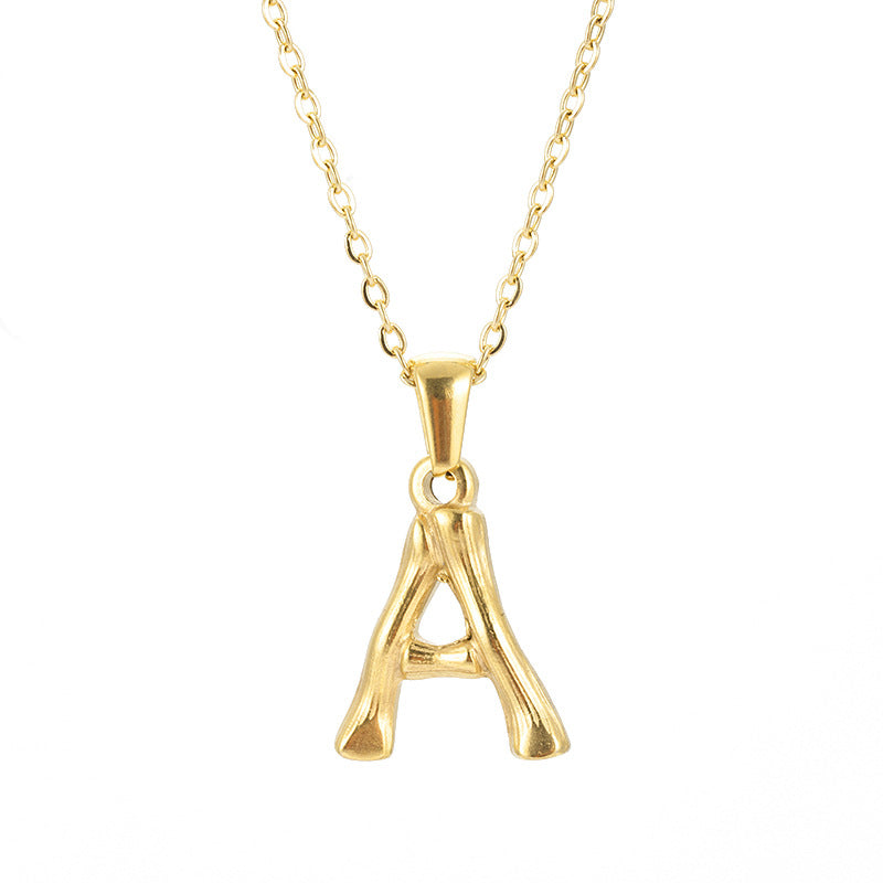 Rockyu ネックレス レディース ゴールド 18金 女性用 アルファベット ペンダント イニシャルネックレス 細い 鎖骨チェーン 恋人 記念 ファッションアクセサリー