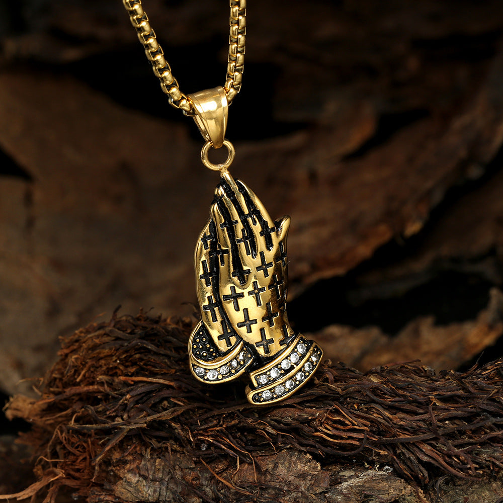 Rockyu 手の祈りネックレス ステンレス製 十字架×刻印入りメンズアクセ